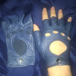 Fingerless leather gloves